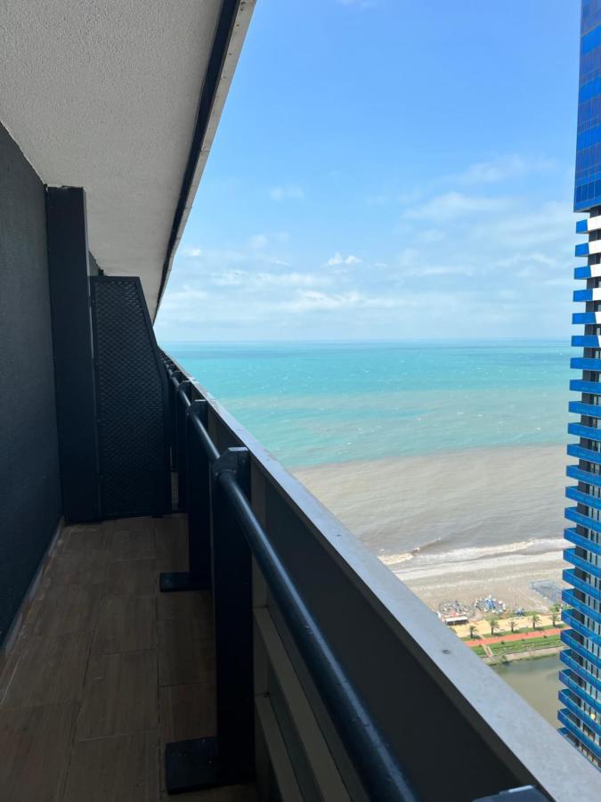 Orbi City Lux Apartment Batoumi Extérieur photo