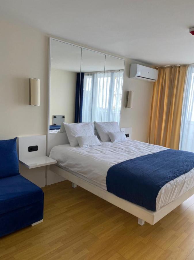 Orbi City Lux Apartment Batoumi Extérieur photo